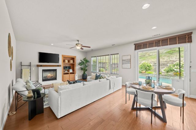 714 Chesterfield Way, Rocklin, CA 95765