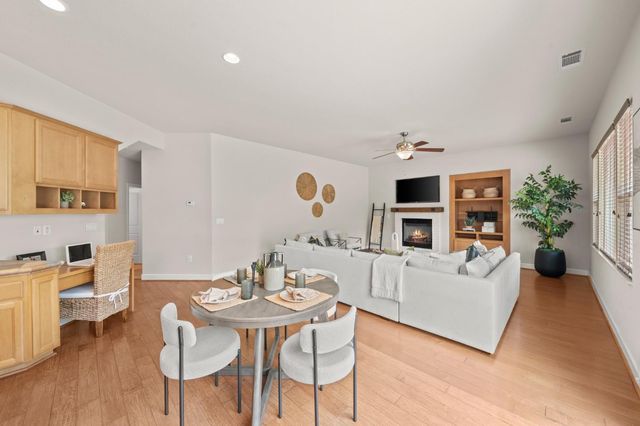714 Chesterfield Way, Rocklin, CA 95765