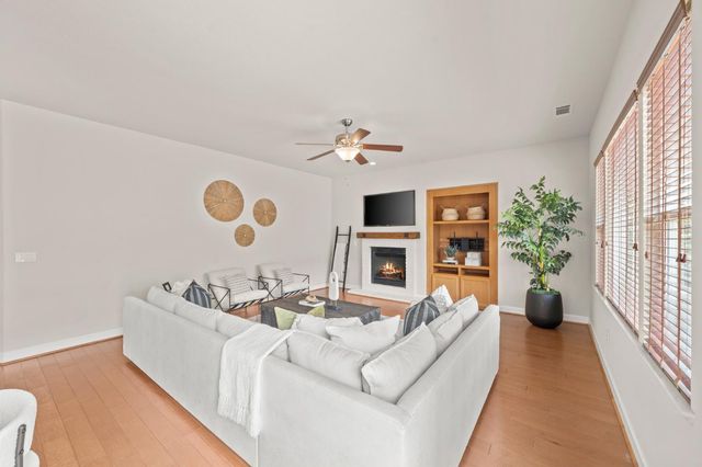 714 Chesterfield Way, Rocklin, CA 95765