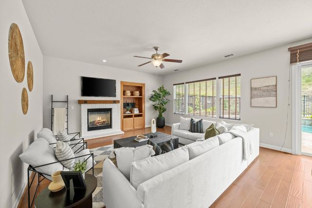 714 Chesterfield Way, Rocklin, CA 95765