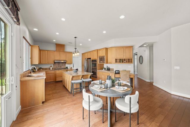 714 Chesterfield Way, Rocklin, CA 95765