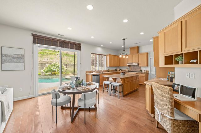 714 Chesterfield Way, Rocklin, CA 95765
