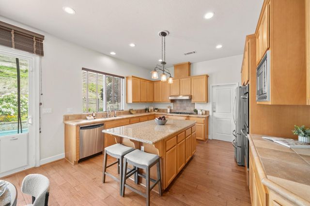 714 Chesterfield Way, Rocklin, CA 95765