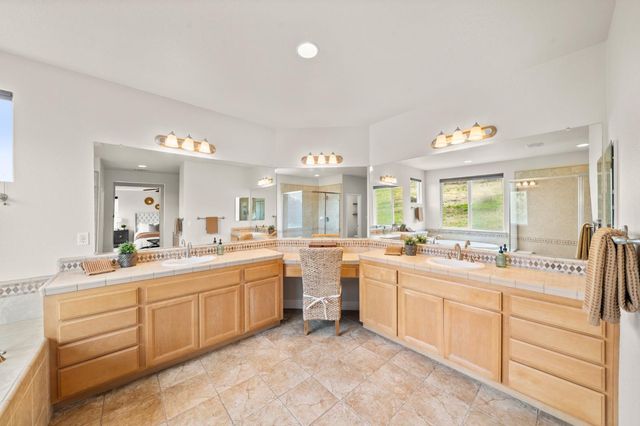 714 Chesterfield Way, Rocklin, CA 95765