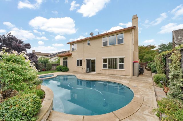 714 Chesterfield Way, Rocklin, CA 95765