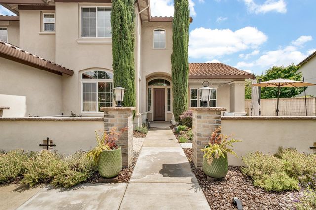 714 Chesterfield Way, Rocklin, CA 95765