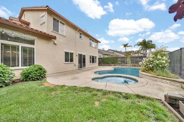 714 Chesterfield Way, Rocklin, CA 95765