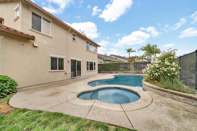 714 Chesterfield Way, Rocklin, CA 95765