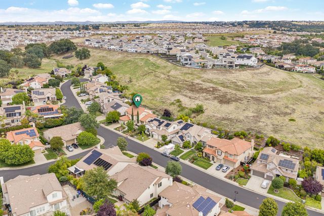 714 Chesterfield Way, Rocklin, CA 95765