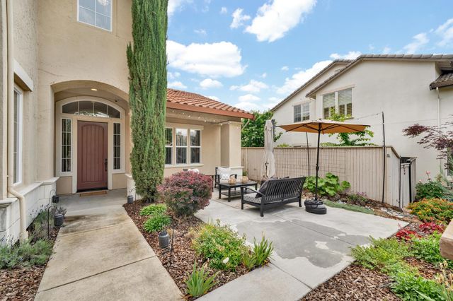 714 Chesterfield Way, Rocklin, CA 95765
