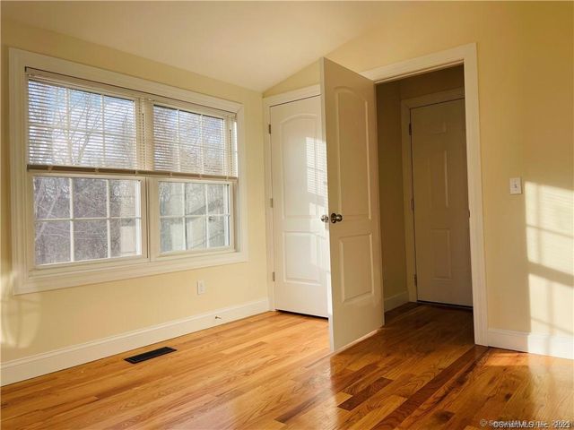 31 Brainerd Road, Branford, CT 06405