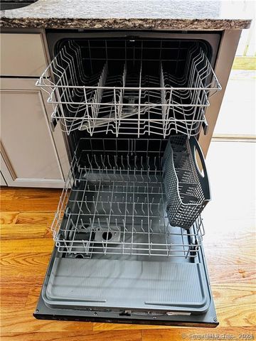 31 Brainerd Road, Branford, CT 06405