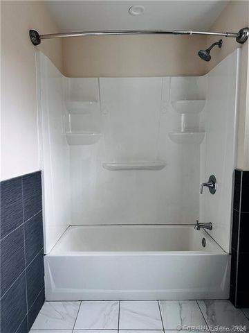 31 Brainerd Road, Branford, CT 06405