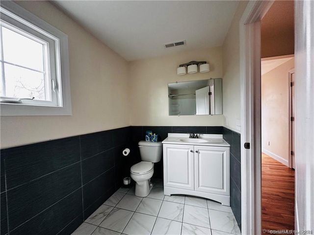 31 Brainerd Road, Branford, CT 06405