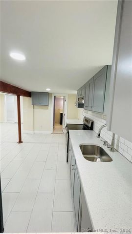 31 Brainerd Road, Branford, CT 06405