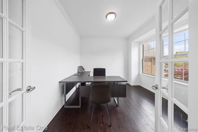 41829 Steinbeck, Novi, MI 48377