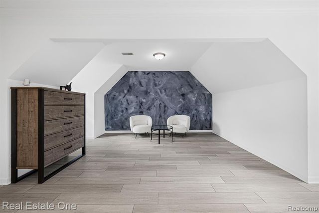 41829 Steinbeck, Novi, MI 48377