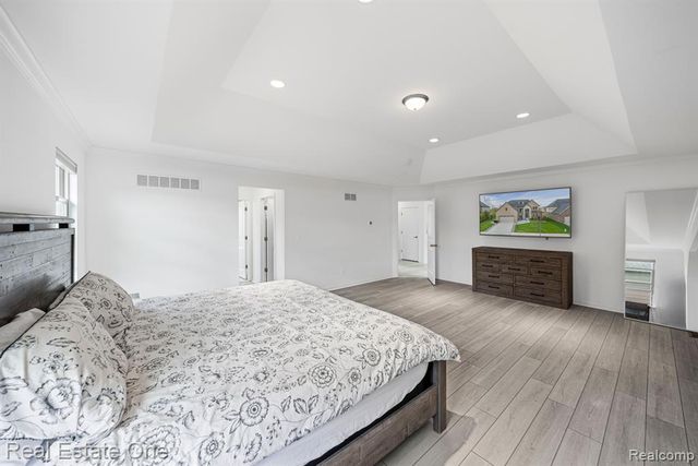 41829 Steinbeck, Novi, MI 48377