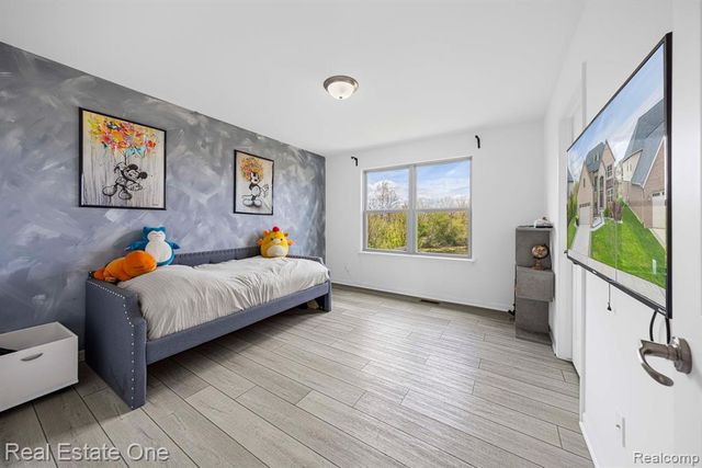 41829 Steinbeck, Novi, MI 48377