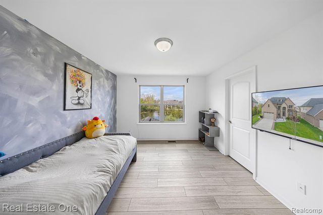 41829 Steinbeck, Novi, MI 48377