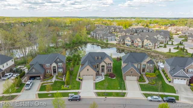 41829 Steinbeck, Novi, MI 48377