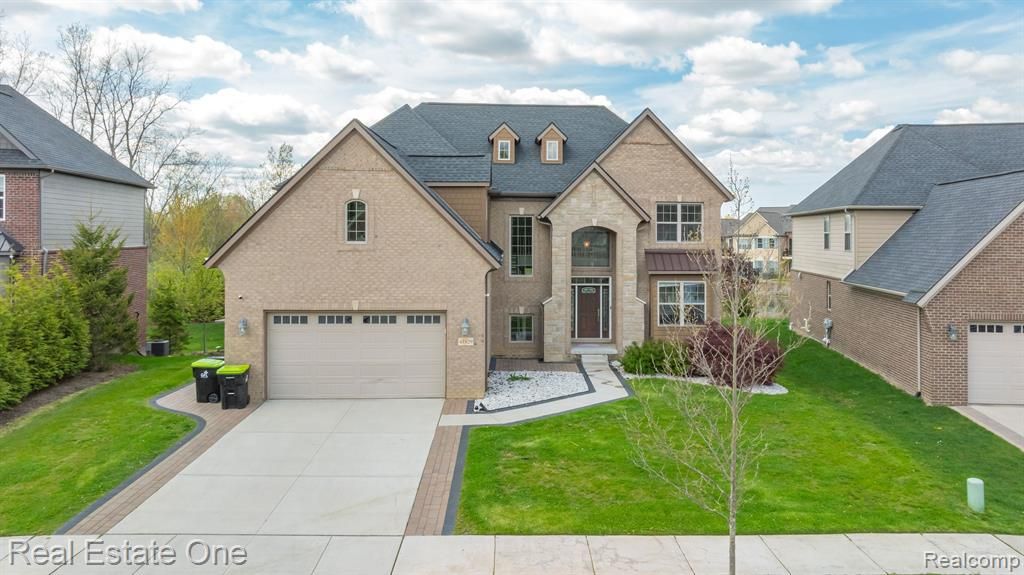 41829 Steinbeck, Novi, MI 48377