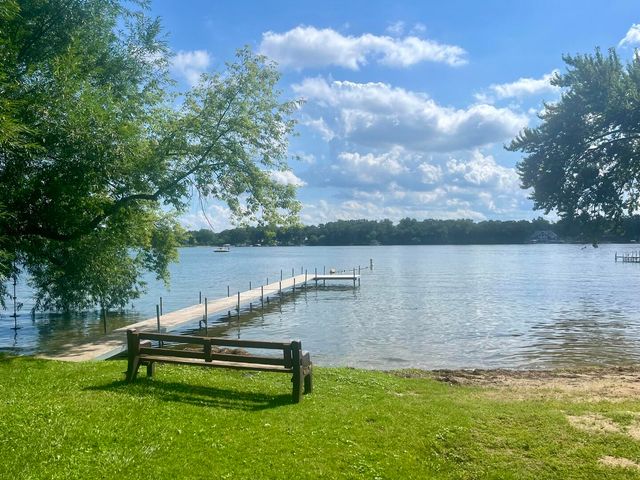 33762 N Oak Street, Grayslake, IL 60030