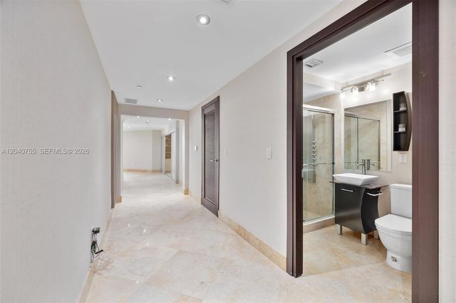 3330 NE 190th Street 114, Aventura, FL 33180