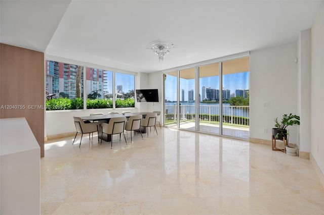 3330 NE 190th Street 114, Aventura, FL 33180