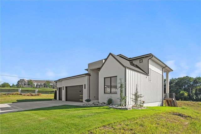 2715 NW 84th Terrace, Kansas City, MO 64154