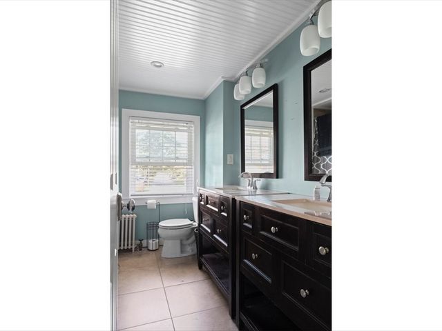 34 Spenstone Avenue, Cranston, RI 02910
