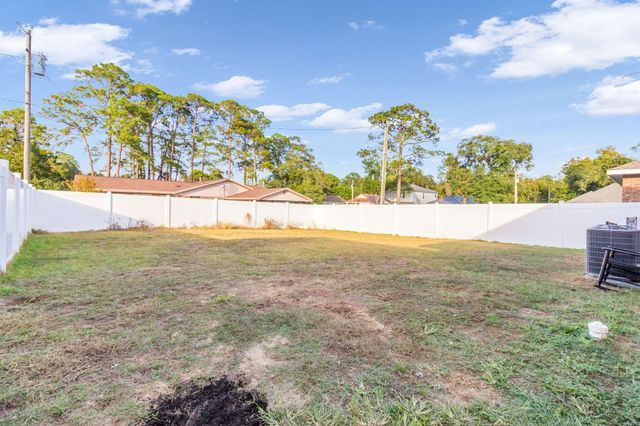 52 Magnolia Street, Niceville, FL 32578