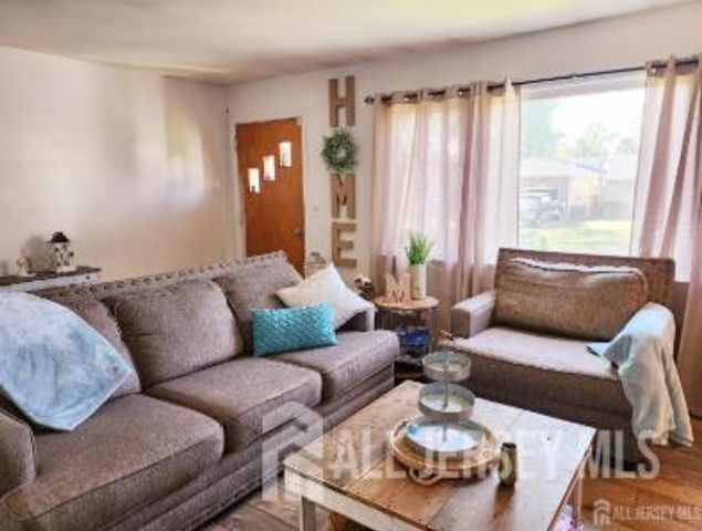 539 Locust Avenue, Garwood, NJ 07027