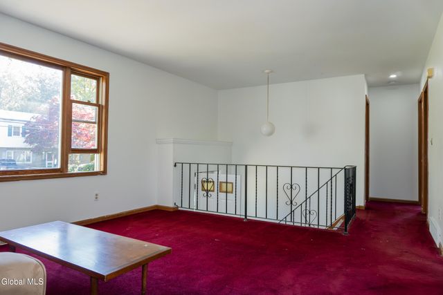 141 Clement Avenue, Schenectady, NY 12304