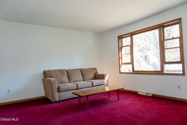 141 Clement Avenue, Schenectady, NY 12304