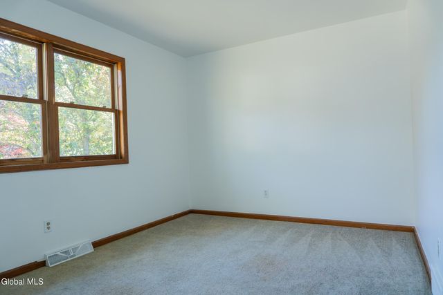 141 Clement Avenue, Schenectady, NY 12304