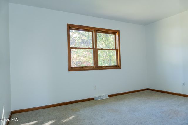 141 Clement Avenue, Schenectady, NY 12304