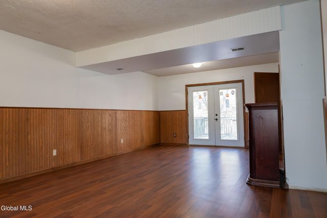 141 Clement Avenue, Schenectady, NY 12304