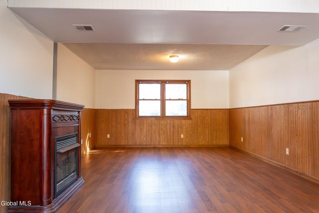 141 Clement Avenue, Schenectady, NY 12304