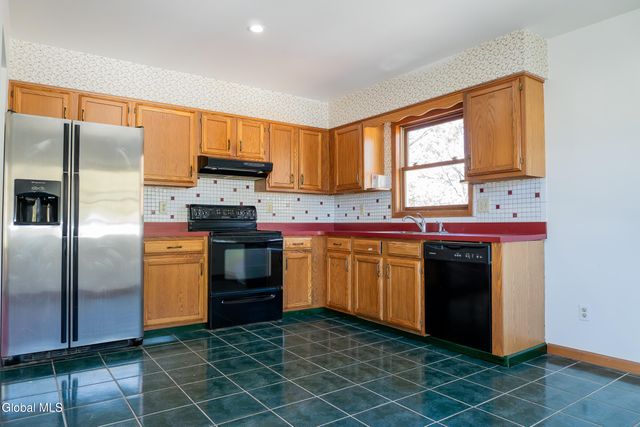 141 Clement Avenue, Schenectady, NY 12304