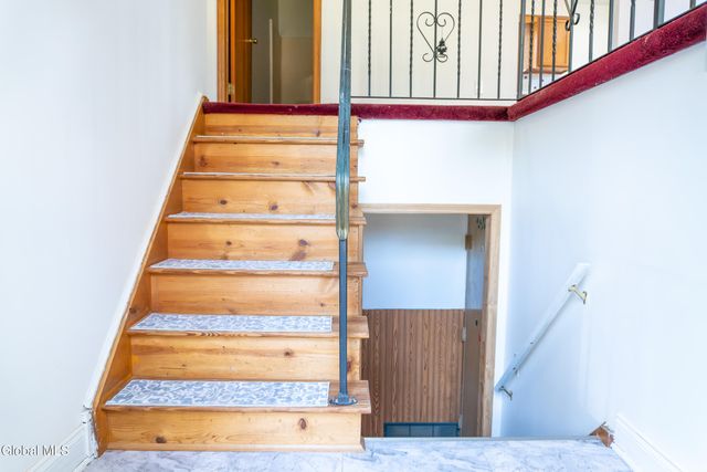 141 Clement Avenue, Schenectady, NY 12304