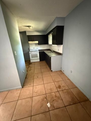 1629 N Sherman Avenue, Springfield, MO 65803