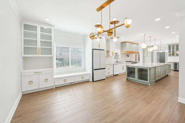 1600 Spring Arbor SW Court, Lilburn, GA 30047