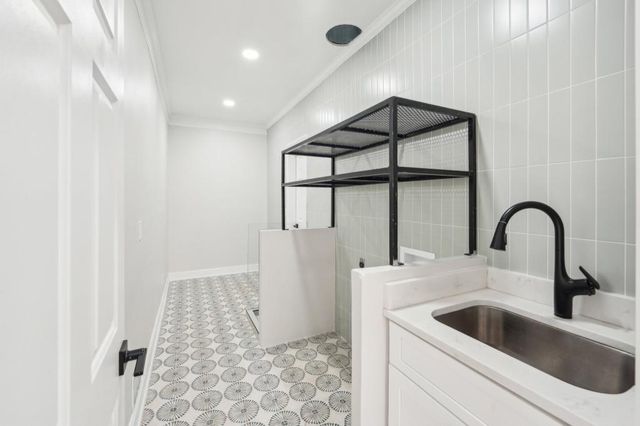 1600 Spring Arbor SW Court, Lilburn, GA 30047