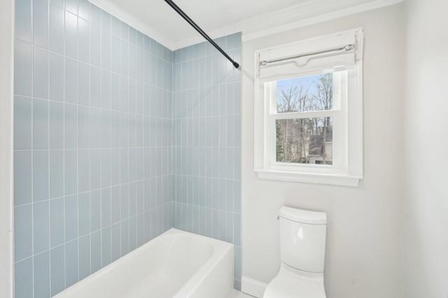 1600 Spring Arbor SW Court, Lilburn, GA 30047