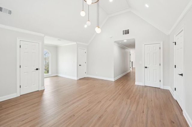 1600 Spring Arbor SW Court, Lilburn, GA 30047