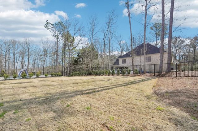 1600 Spring Arbor SW Court, Lilburn, GA 30047