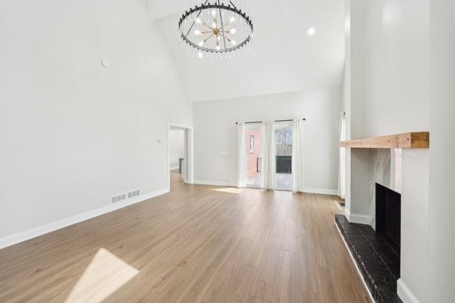 1600 Spring Arbor SW Court, Lilburn, GA 30047