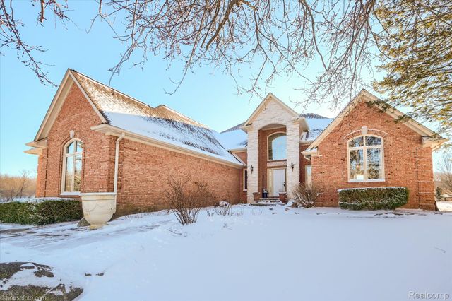 2051 E Oakwood Road, Addison Township, MI 48370