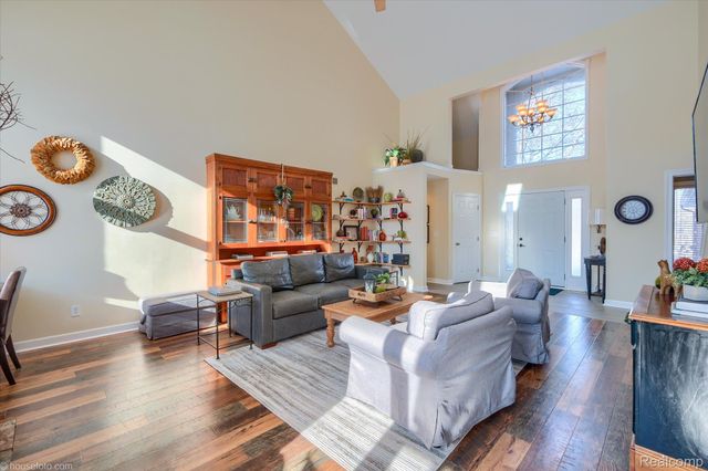 2051 E Oakwood Road, Addison Township, MI 48370